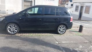 Traigo y llevo gente del aeropuerto furgoneta pequ