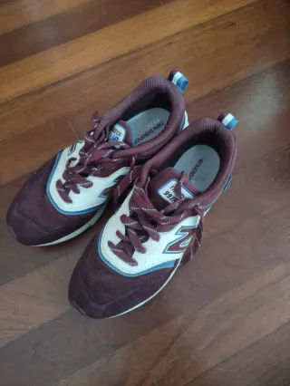 Zapatillas New Balance 997H Morado/Blanco