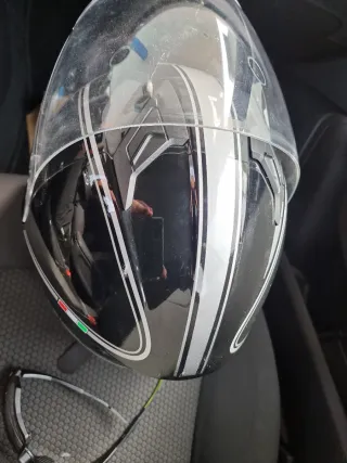 Casco de moto negro