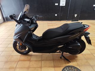 Honda Forza 125cc Maxi Scooter Negra/Gris