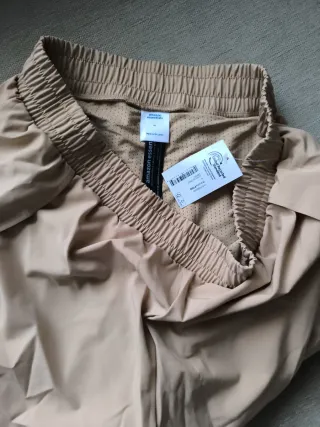 Pantalón corto mujer Amazon Essentials beige