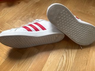 Zapatillas Adidas Blancas y Rojas Talla 37 1/2