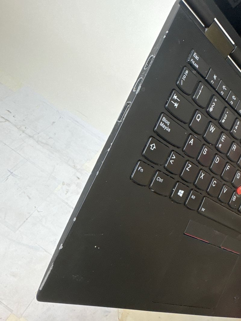 Lenovo ThinkPad X1 Yoga G3| i7| 16GB RAM| Táctil afbeelding 9
