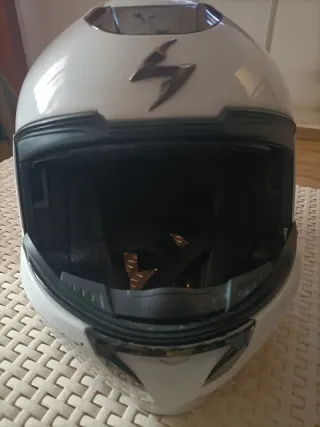 Casco de moto Scorpion blanco