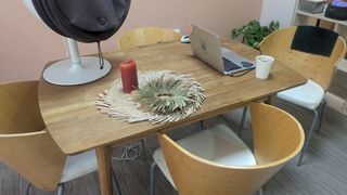 Mesa de comedor de madera