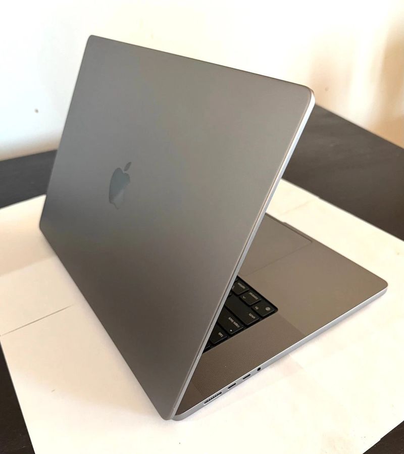 MacBook Pro 16 M1 Max 32GB RAM 1TB SSD afbeelding 3