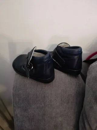 Zapatos infantiles talla 23