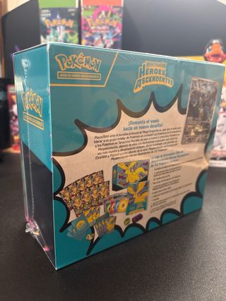 Caja Entrenador Élite Pokémon Héroes Ascendentes
