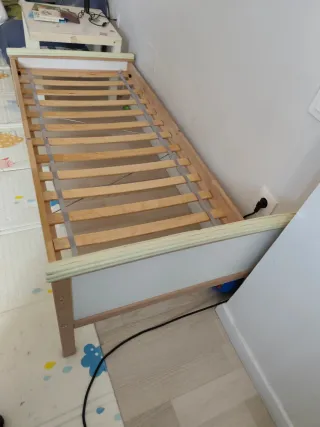 Cama infantil IKEA SNIGLAR + colchón