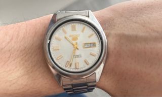 Reloj Seiko 5 Automático Oro y Plata