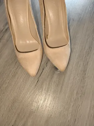 Zapatos de tacón rosa nude ante