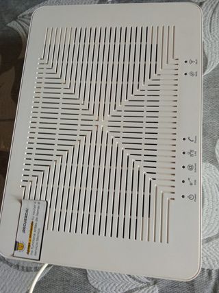 Router ZTE Wi-Fi Dual Band y Router SERRCOMM 5005