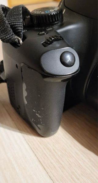 Cámara Canon EOS 1000D + Accesorios