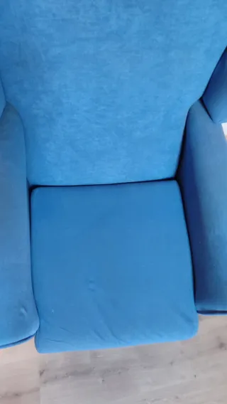 Butaca orejera azul clásica salón