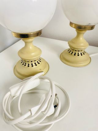 Lampade da tavolo sferiche beige e dorate