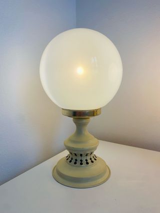 Lampade da tavolo sferiche beige e dorate