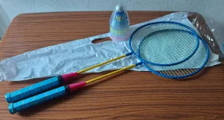 Set Bádminton con 2 Raquetas y 4 Volantes