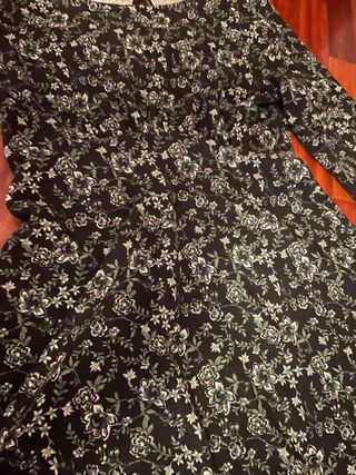 Vestido negro estampado floral