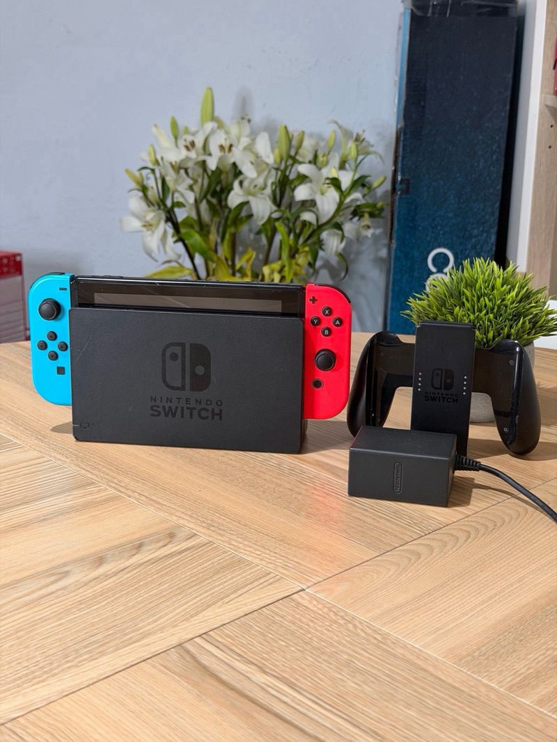 Nintendo Switch V2 (Batería Mejorada) + Accesorios afbeelding 2
