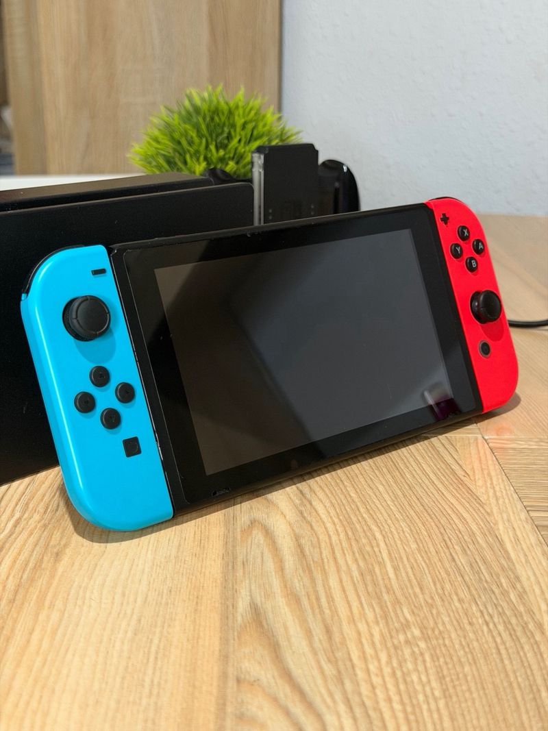 Nintendo Switch V2 (Batería Mejorada) + Accesorios afbeelding 3