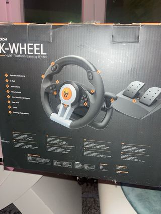 Volante y Pedales Thrustmaster