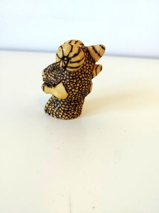 Figura Dragón tallada y pirograbada a mano