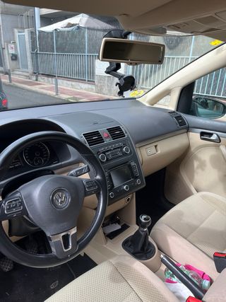 Volkswagen Touran 2011