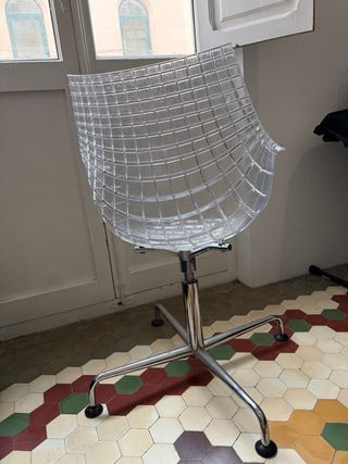 Silla de metacrilato transparente