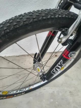 Bicicleta MTB Cannondale Super V600