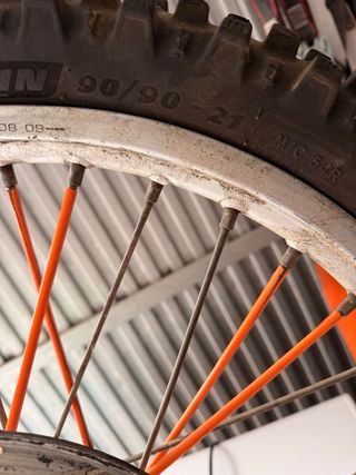 Rueda delatera KTM LC4