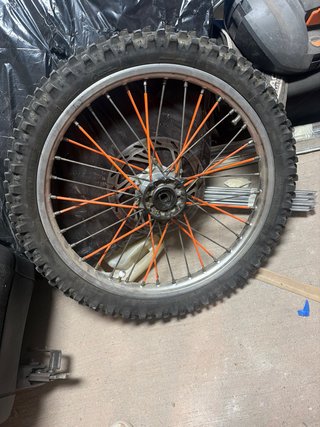 Rueda delatera KTM LC4