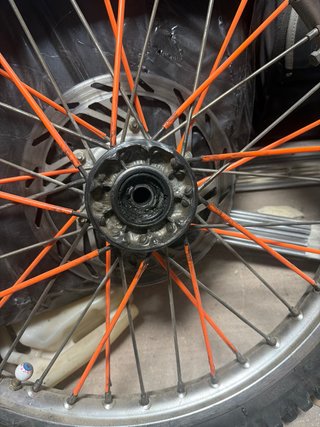 Rueda delatera KTM LC4