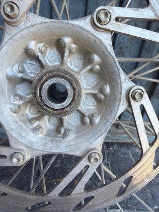 Rueda delatera KTM LC4