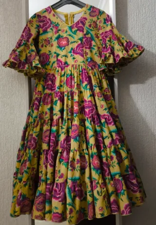 Vestido flamenco amarillo mostaza con flores