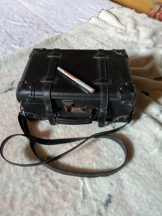 Maletín de piel negro