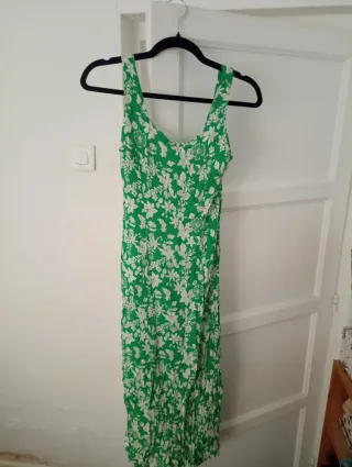 Vestido midi Zara verde viscosa talla S