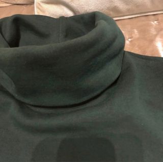 Vestido verde cuello alto Zara