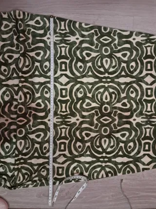 Vestido largo estampado verde y beige.