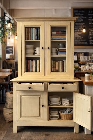 Alacena Bernard Siguier madera y cristal