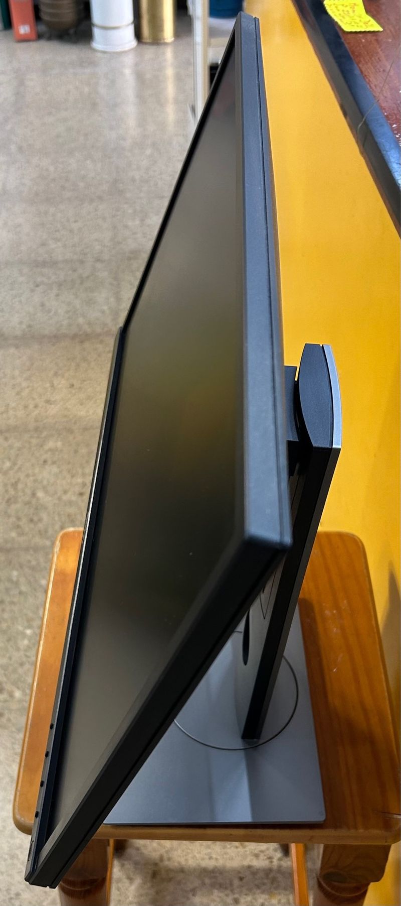 Monitor Dell Negro/Plateado.