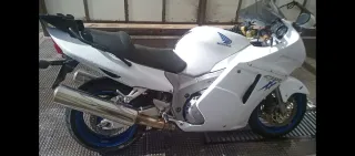 Honda CBR 1100 XX Blanca
