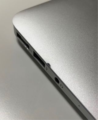 MacBook Air High Sierra + Cargador
