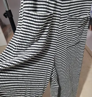 Mono de rayas blanco y negro talla XL