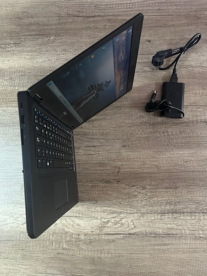 Dell Latitude 5490 Laptop + Cargador afbeelding 4