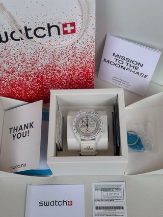 Omega Swatch Moonswatch Snoopy Moonphase Bianco