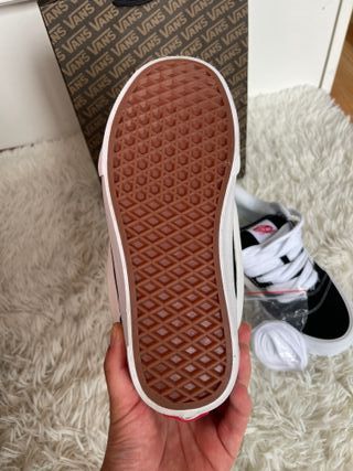 Vans Knu Skool negras y blancas – Nuevas