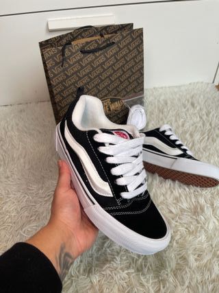 Vans Knu Skool negras y blancas – Nuevas