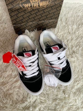 Vans Knu Skool negras y blancas – Nuevas