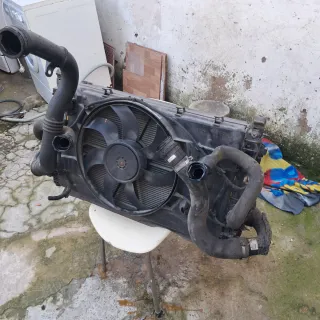 Frente Opel Zafira Tourer 2015