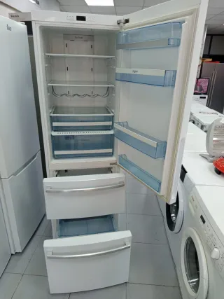 Nevera 1.90m  con  cajones